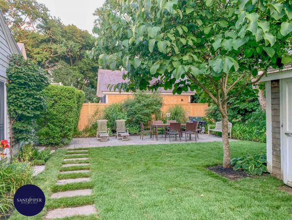 Cape Cod Home 995020