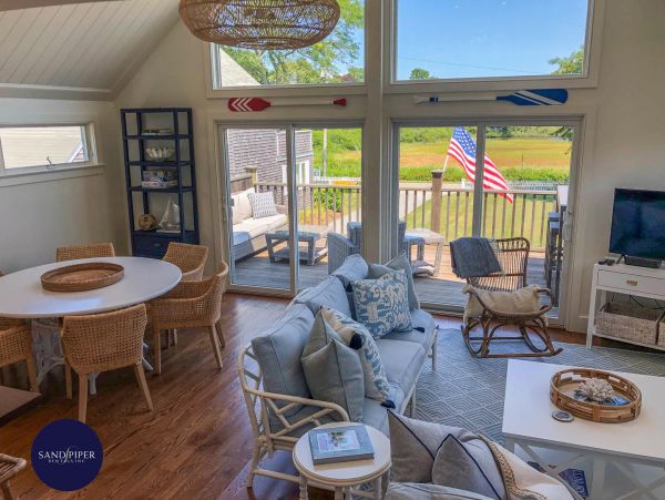 Cape Cod Home 995021