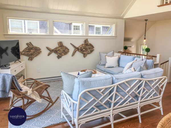 Cape Cod Home 995021