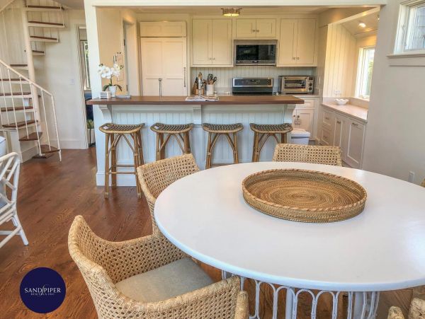 Cape Cod Home 995021