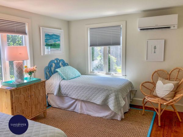 Cape Cod Home 995021