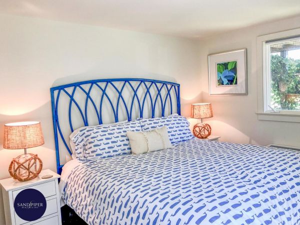 Cape Cod Home 995021