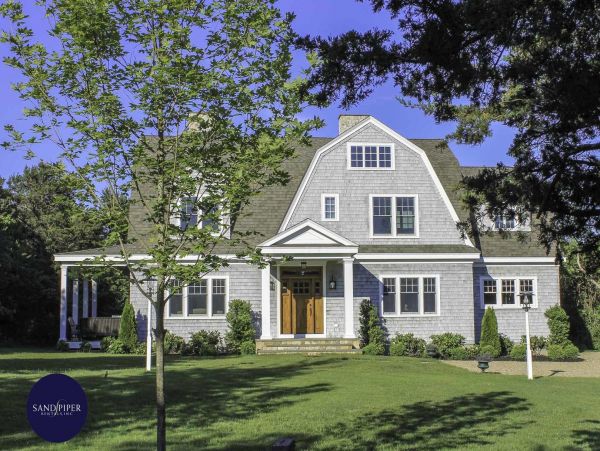 Cape Cod Home 995022