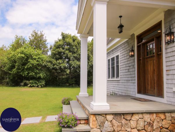 Cape Cod Home 995022