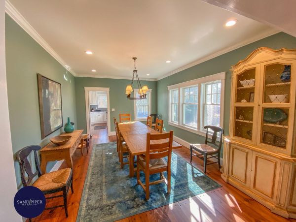 Cape Cod Home 995022