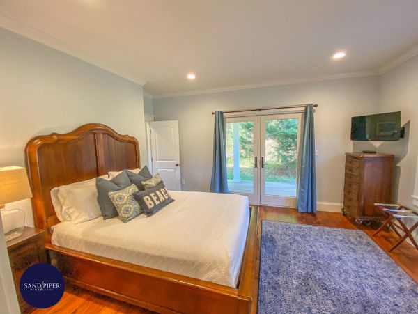 Cape Cod Home 995022