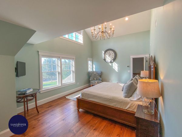 Cape Cod Home 995022