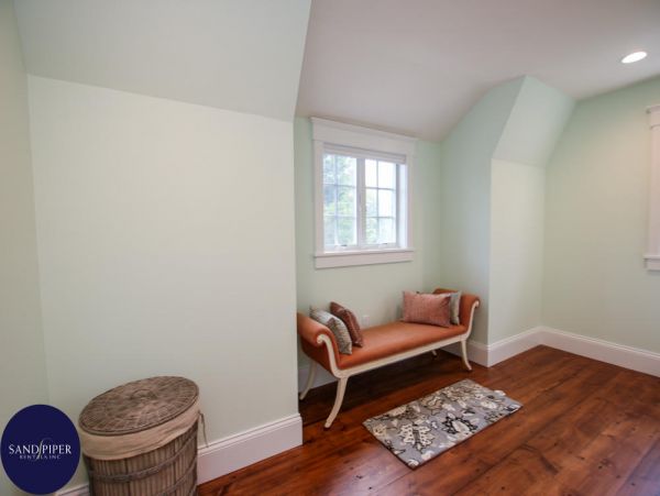 Cape Cod Home 995022