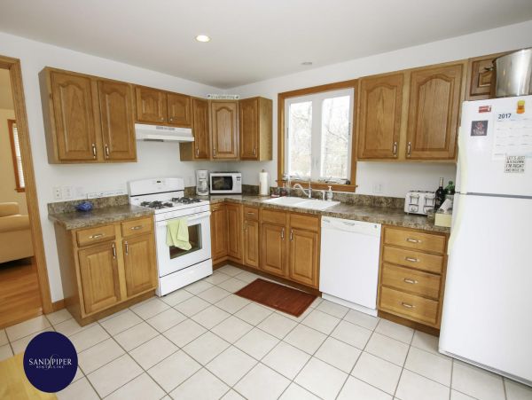 Cape Cod Home 995023