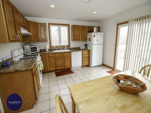 Cape Cod Home 995023