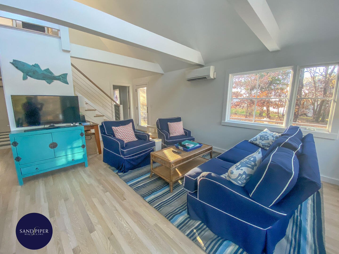 Cape Cod Home 995024