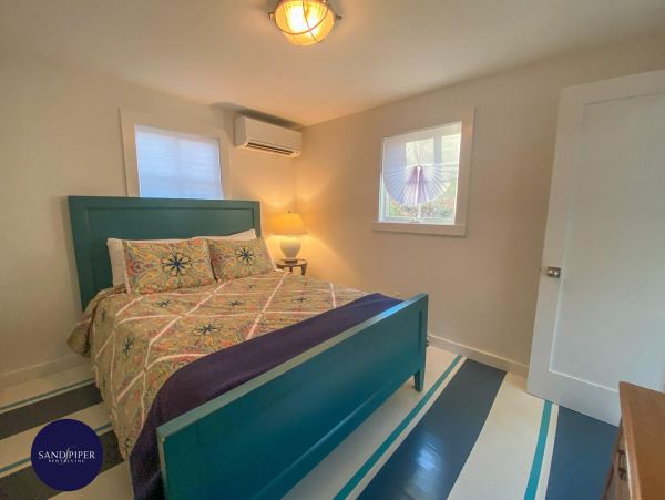 Cape Cod Home 995024