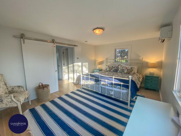 Cape Cod Home 995024