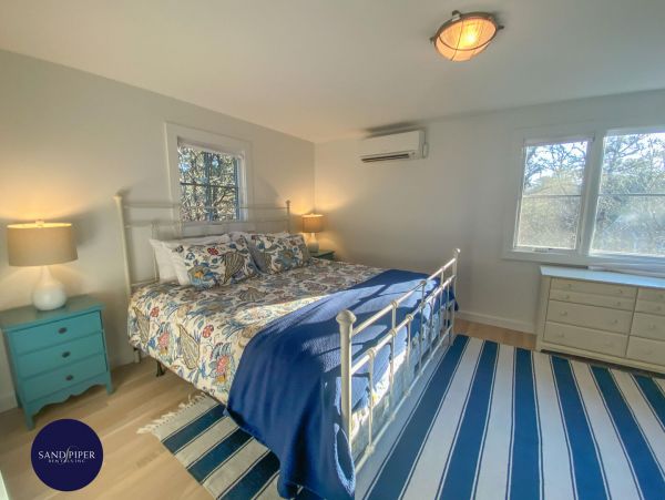 Cape Cod Home 995024