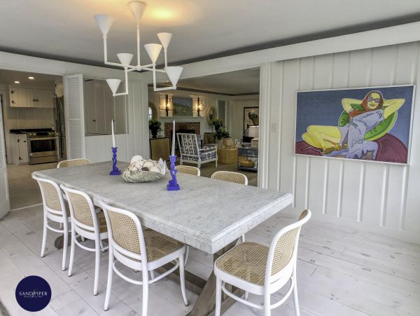 Cape Cod Home 995025