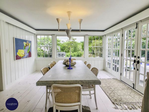 Cape Cod Home 995025