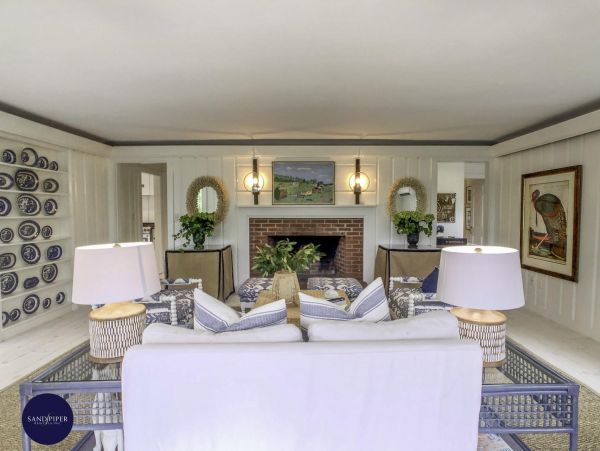 Cape Cod Home 995025