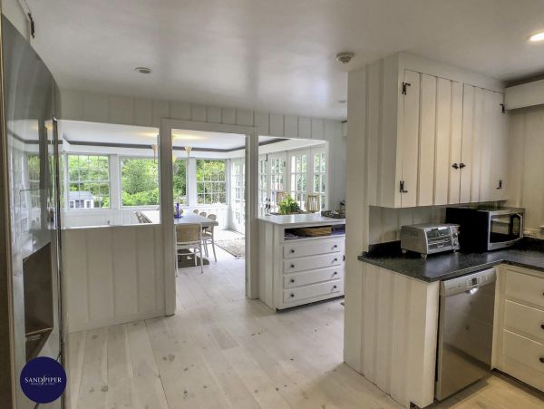 Cape Cod Home 995025