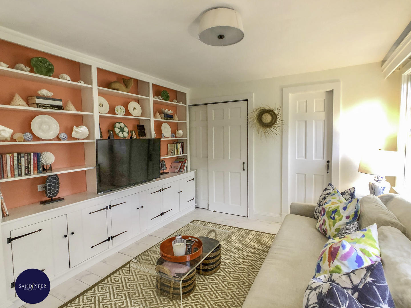 Cape Cod Home 995025