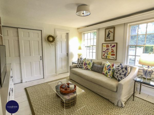 Cape Cod Home 995025