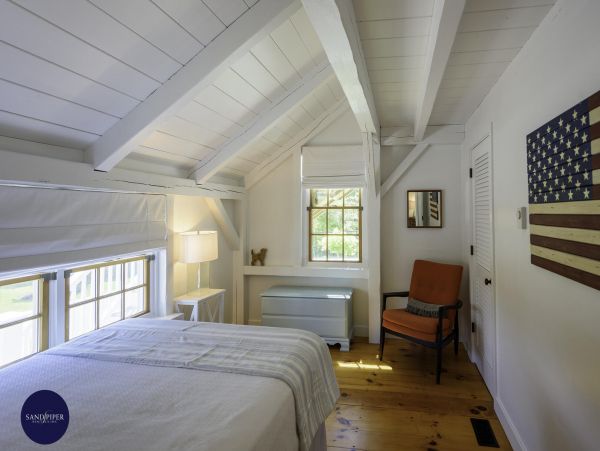 Cape Cod Home 995026