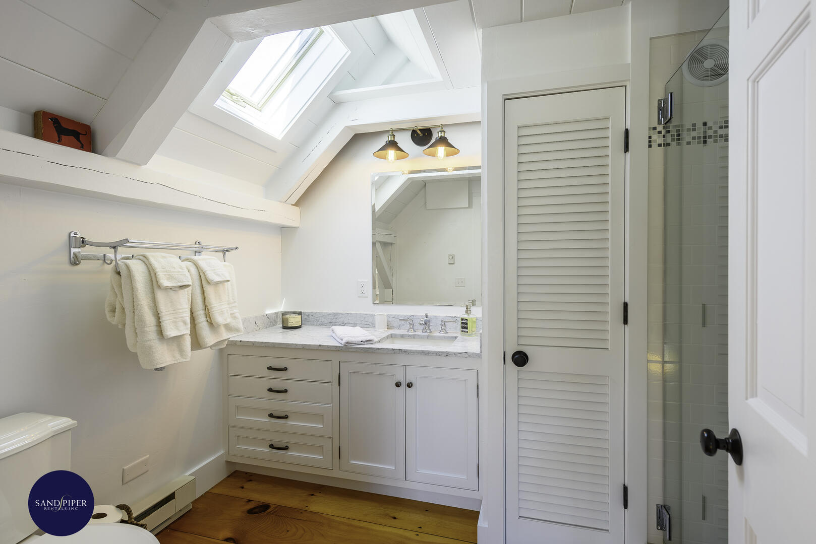 Cape Cod Home 995026