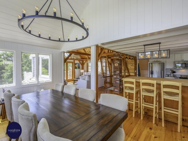 Cape Cod Home 995026