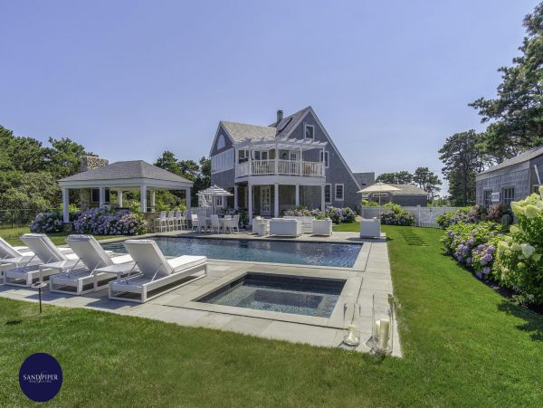 Cape Cod Home 995026
