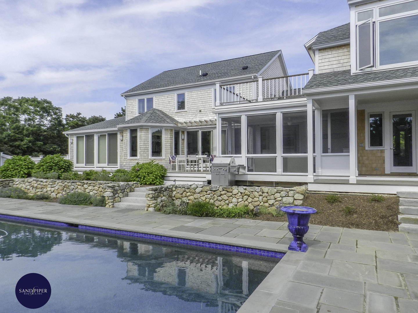 Cape Cod Home 995027