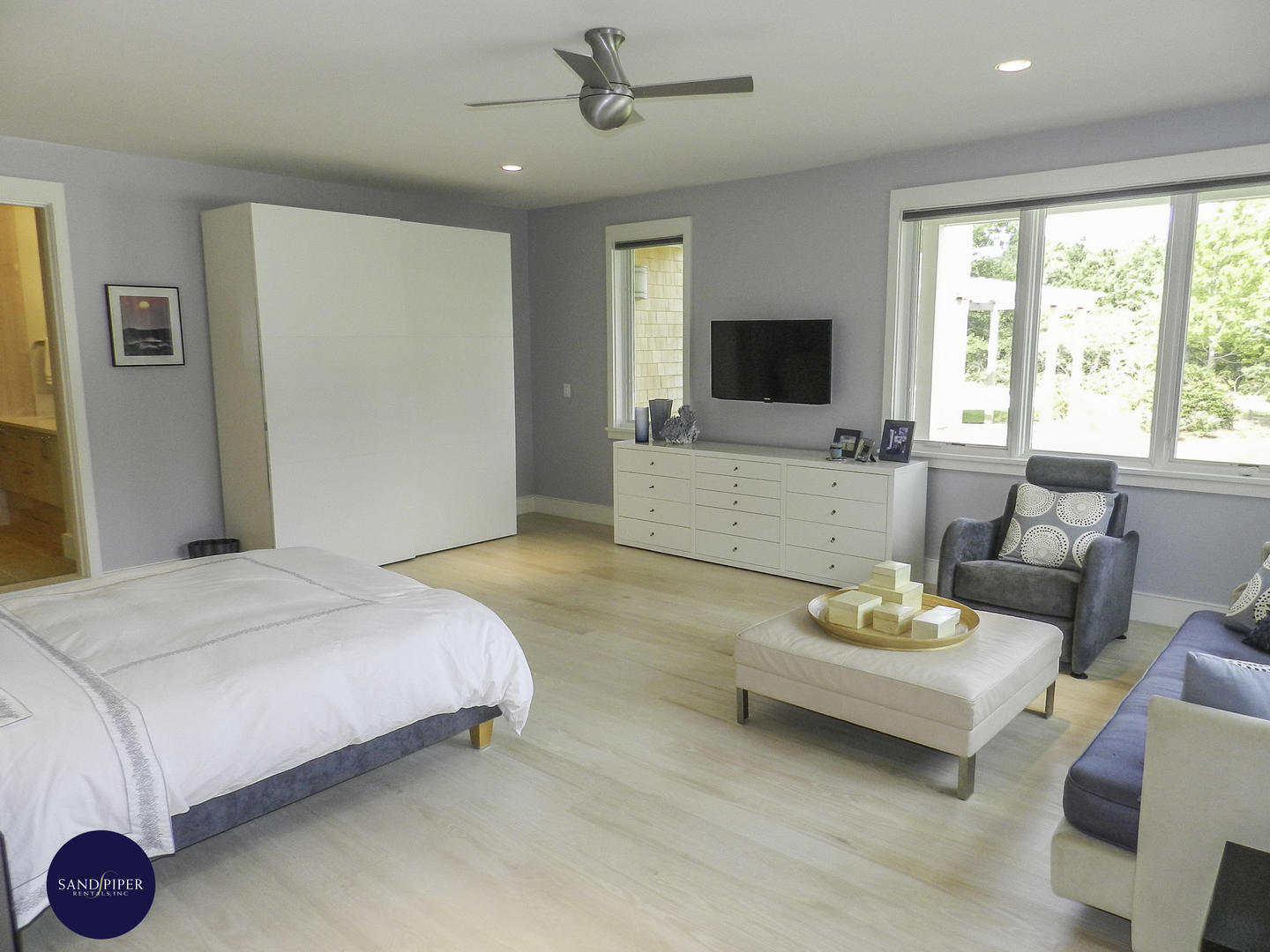 Cape Cod Home 995027