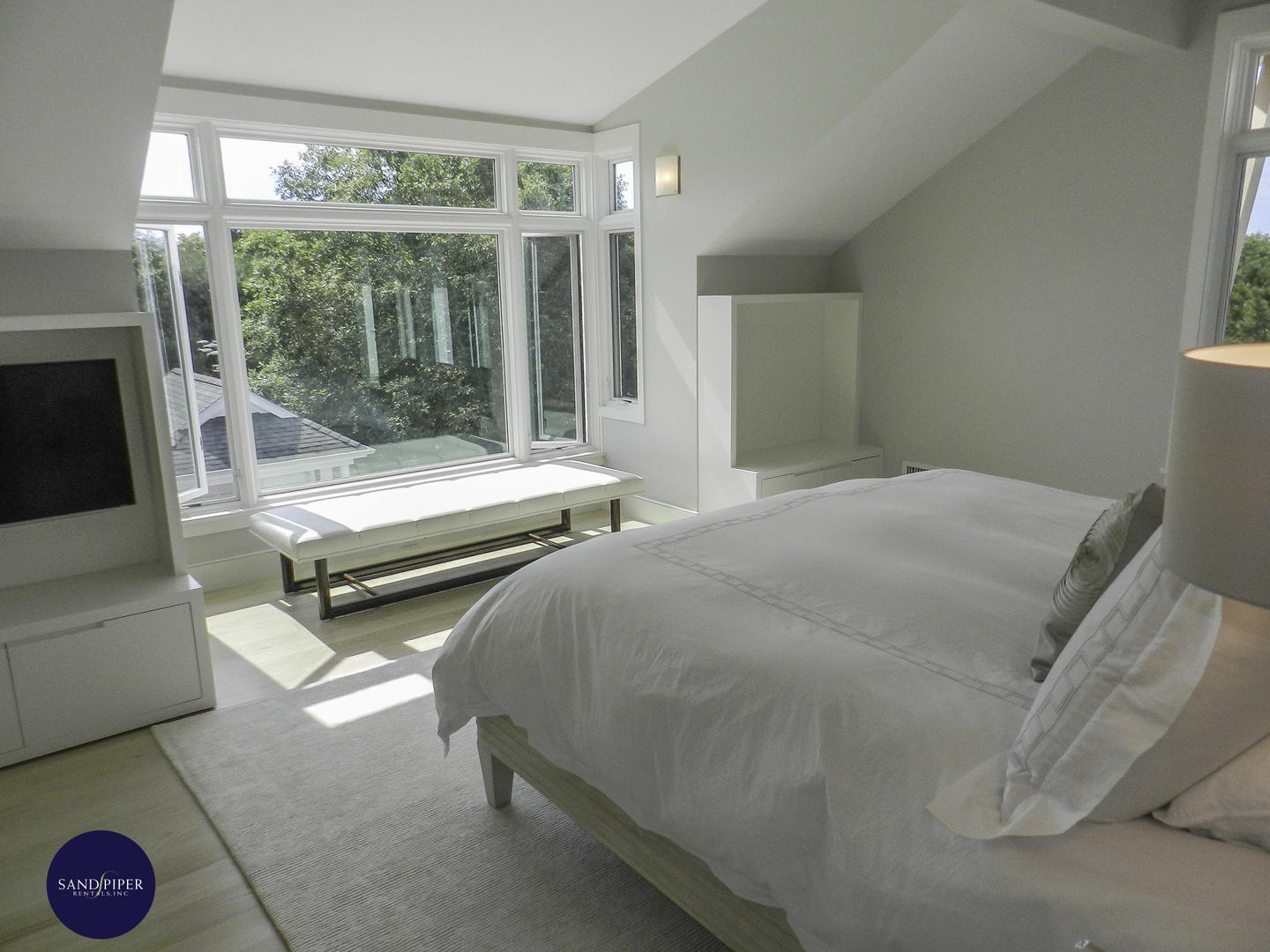Cape Cod Home 995027