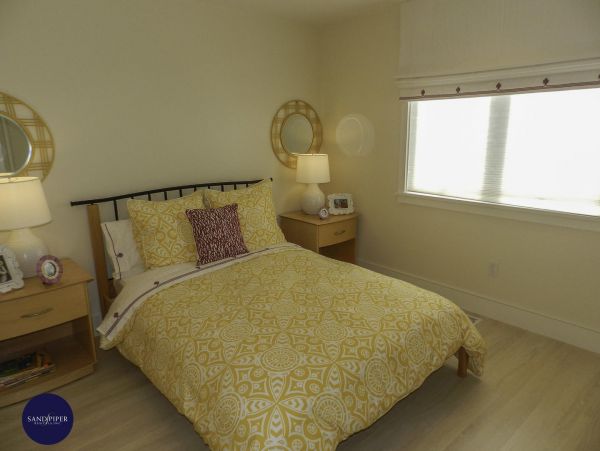 Cape Cod Home 995027