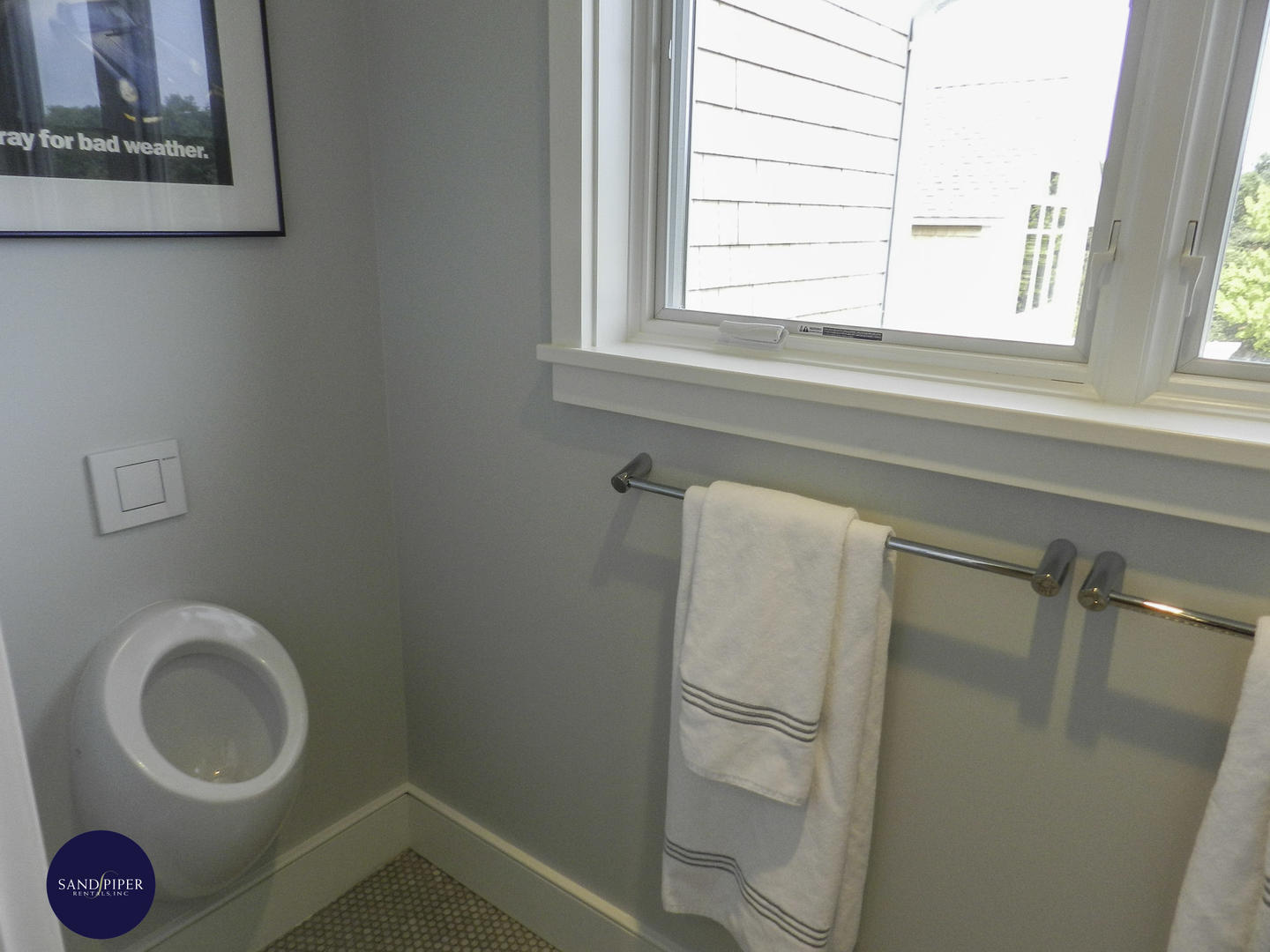 Cape Cod Home 995027