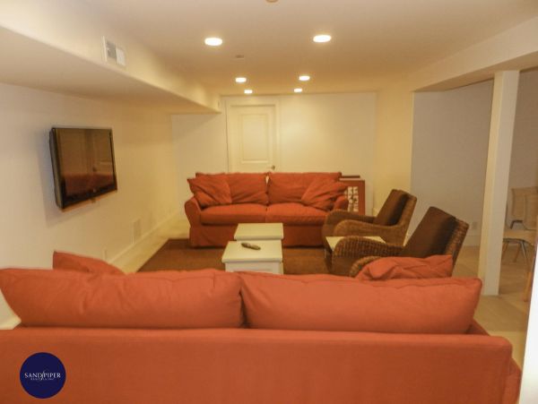 Cape Cod Home 995027