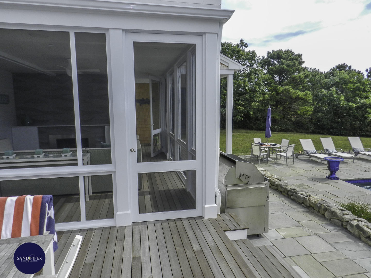 Cape Cod Home 995027