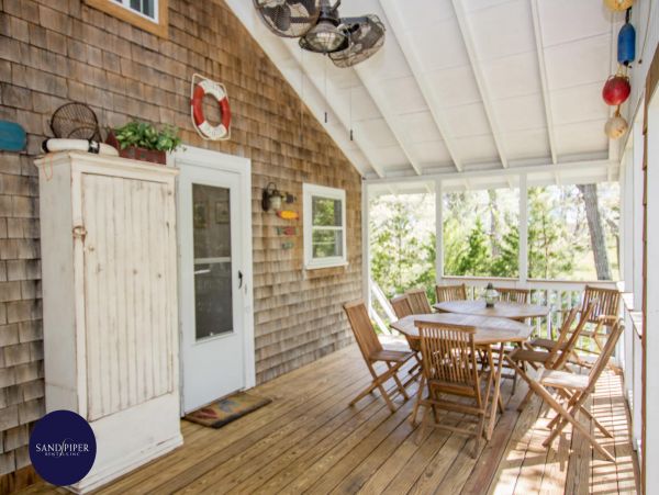 Cape Cod Home 995028