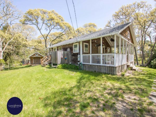 Cape Cod Home 995028