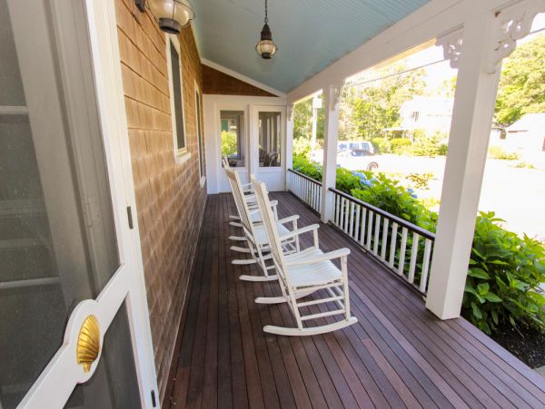 Cape Cod Home 995030