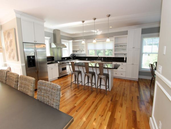 Cape Cod Home 995030