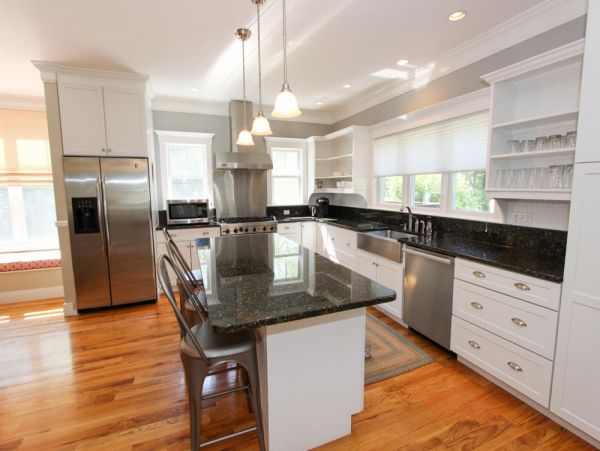 Cape Cod Home 995030