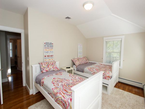 Cape Cod Home 995030