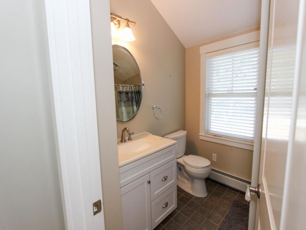 Cape Cod Home 995030