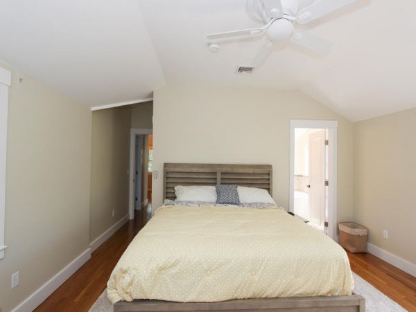 Cape Cod Home 995030