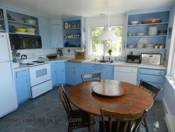 Cape Cod Home 995032