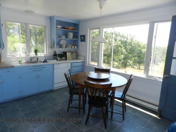 Cape Cod Home 995032