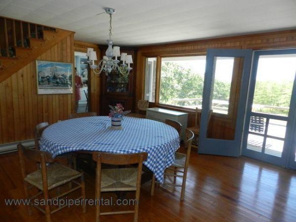 Cape Cod Home 995032