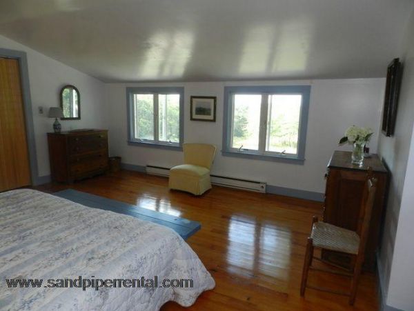Cape Cod Home 995032
