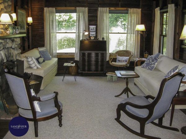 Cape Cod Home 995033