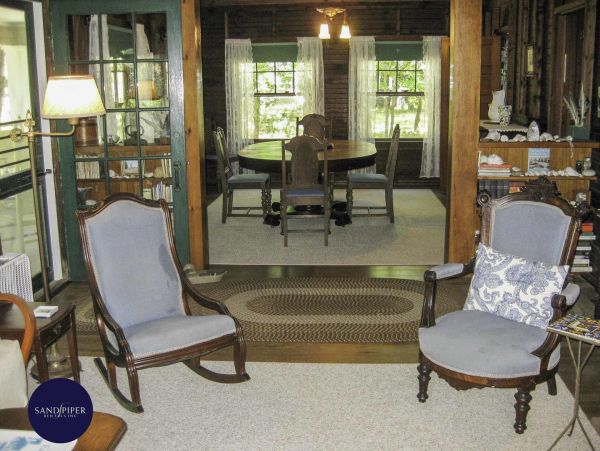 Cape Cod Home 995033