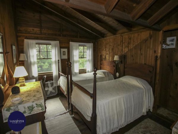 Cape Cod Home 995033